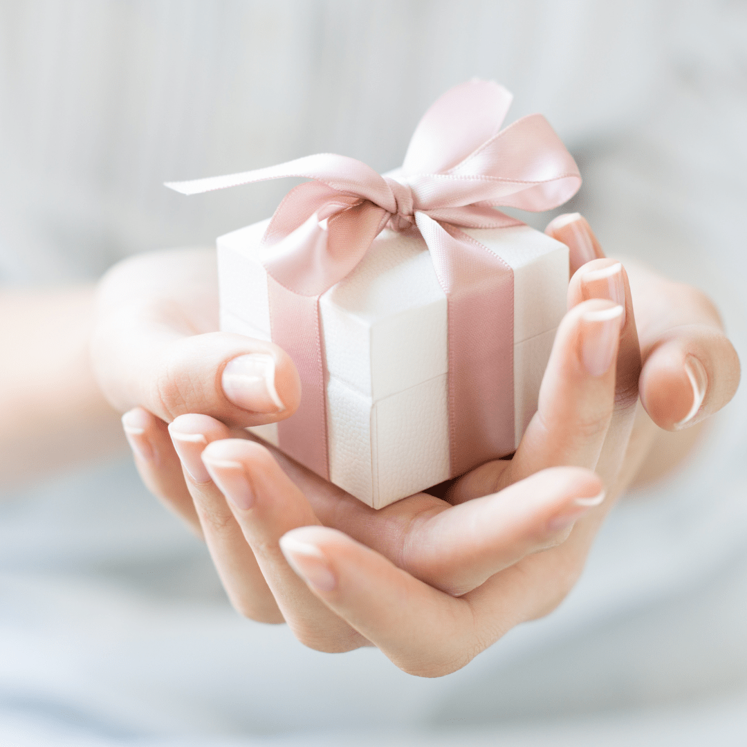 How to Choose the Perfect Handmade Gift - Dello Mano