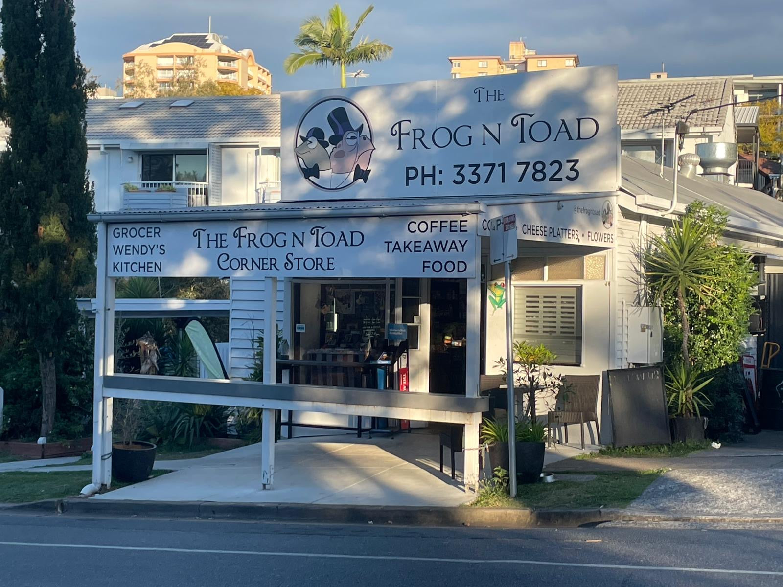 Frog n Toad Corner Store Auchenflower, Dello Mano partner location for handmade brownies, mini cakes, and Click & Collect orders in Brisbane.