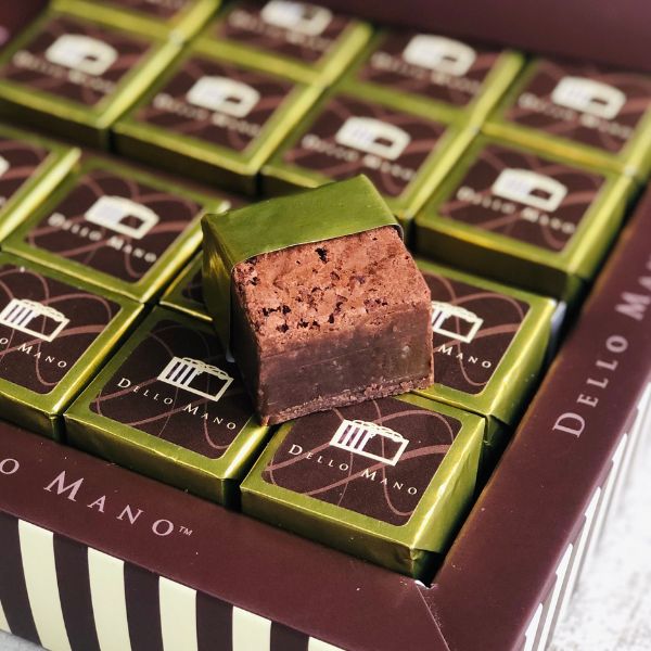 Dello Mano luxury brownie gift box with individually wrapped brownies in elegant packaging