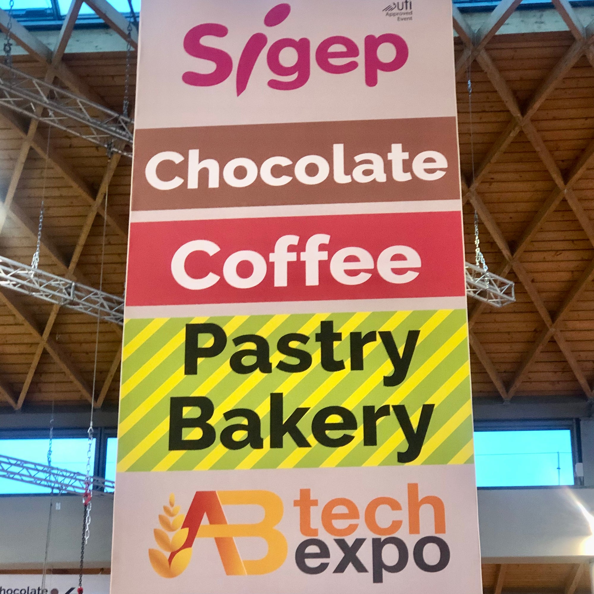 A sign that says Sigep, Chocolate, Coffee, Pastry and Bakery