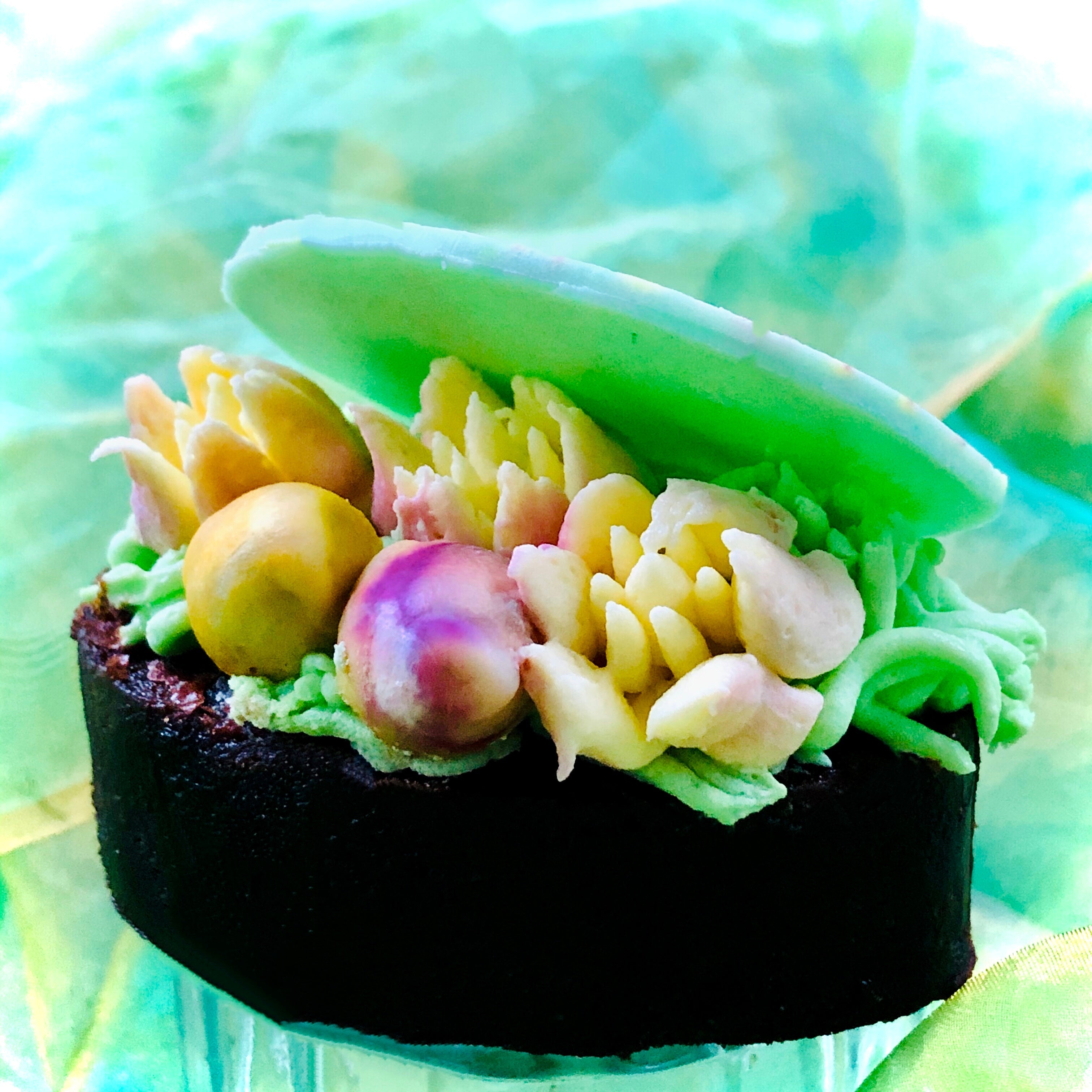 An Easter Egg with a Difference - Dello Mano
