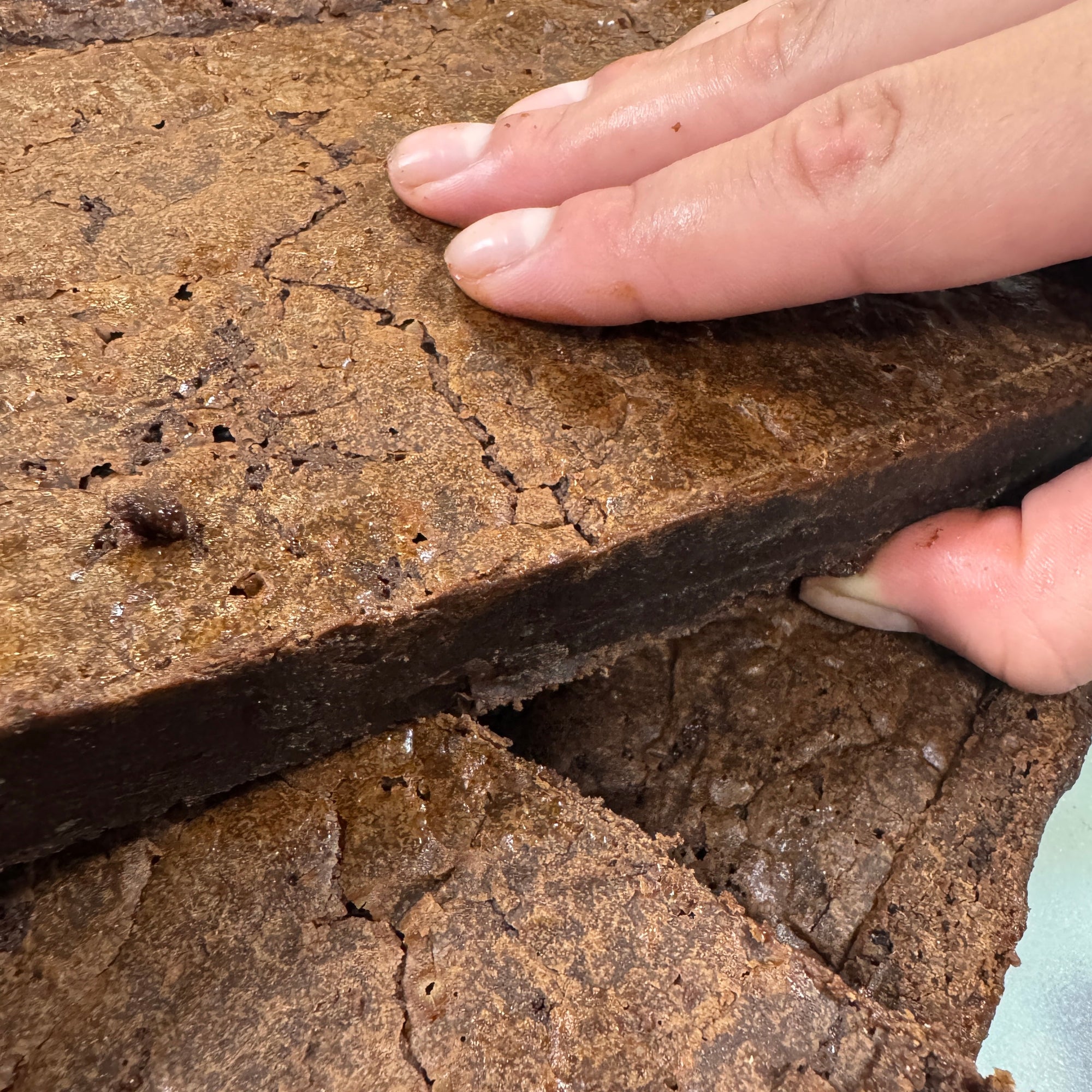 Luxury 16-piece brownie gift box with assorted handmade flavours from Dello Mano Australia