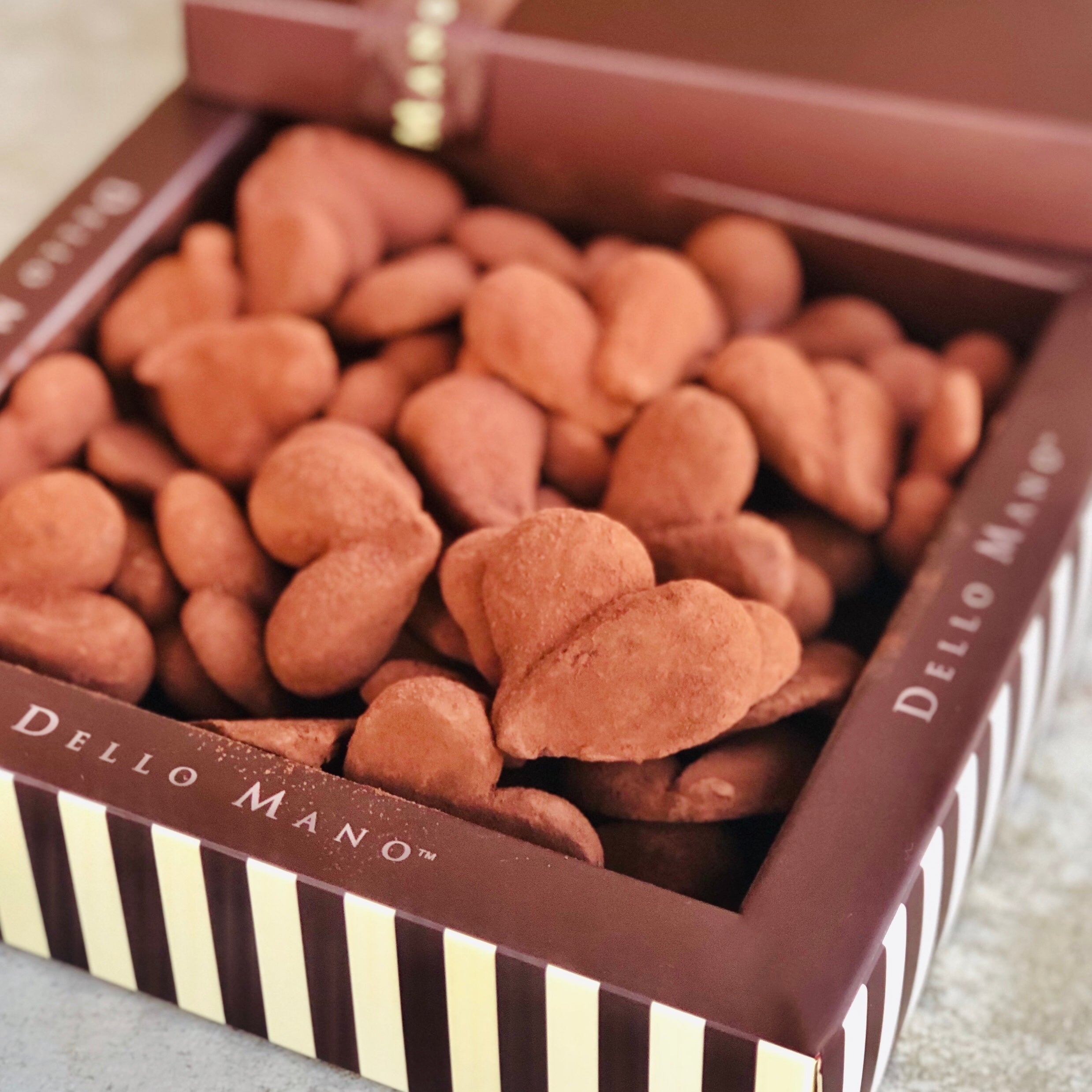 CHOCOLATE - Dello Mano