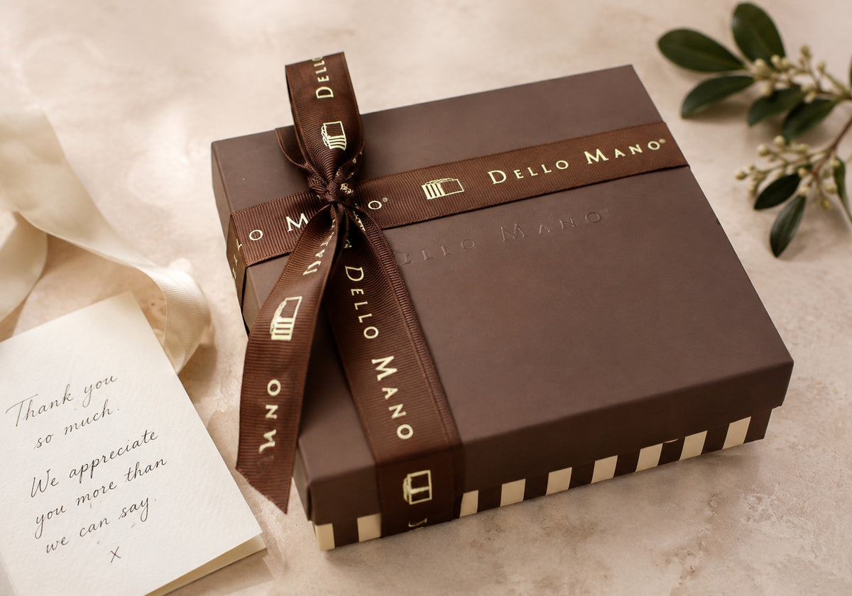 Dello Mano wedding thank you gift box with handwritten card for bridal party, parents or wedding helpers