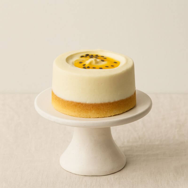 Passionfruit & White Chocolate Mud Teacake | Handmade Luxury Treats by Dello Mano