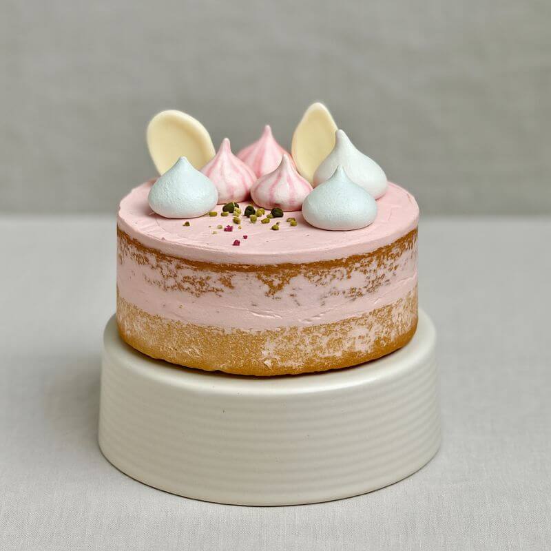 Raspberry Milkshake Cake with Vanilla Mud & White Chocolate | Handmade Luxury Treats by Dello Mano